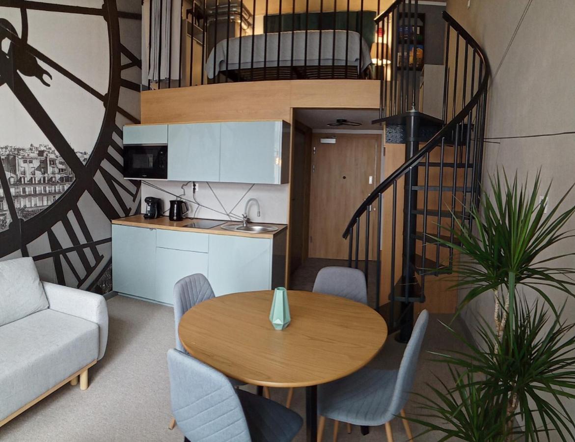 Wroclove Airport Loft ヴロツワフ エクステリア 写真