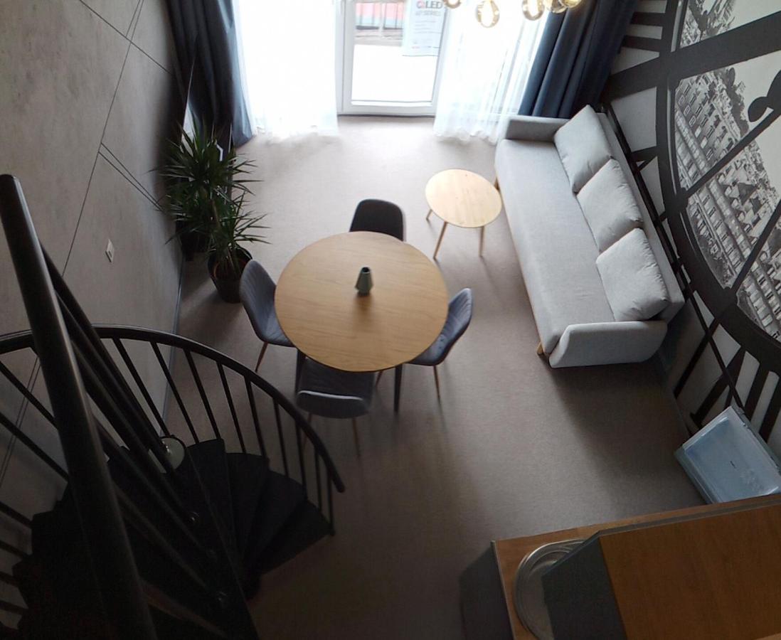 Wroclove Airport Loft ヴロツワフ エクステリア 写真